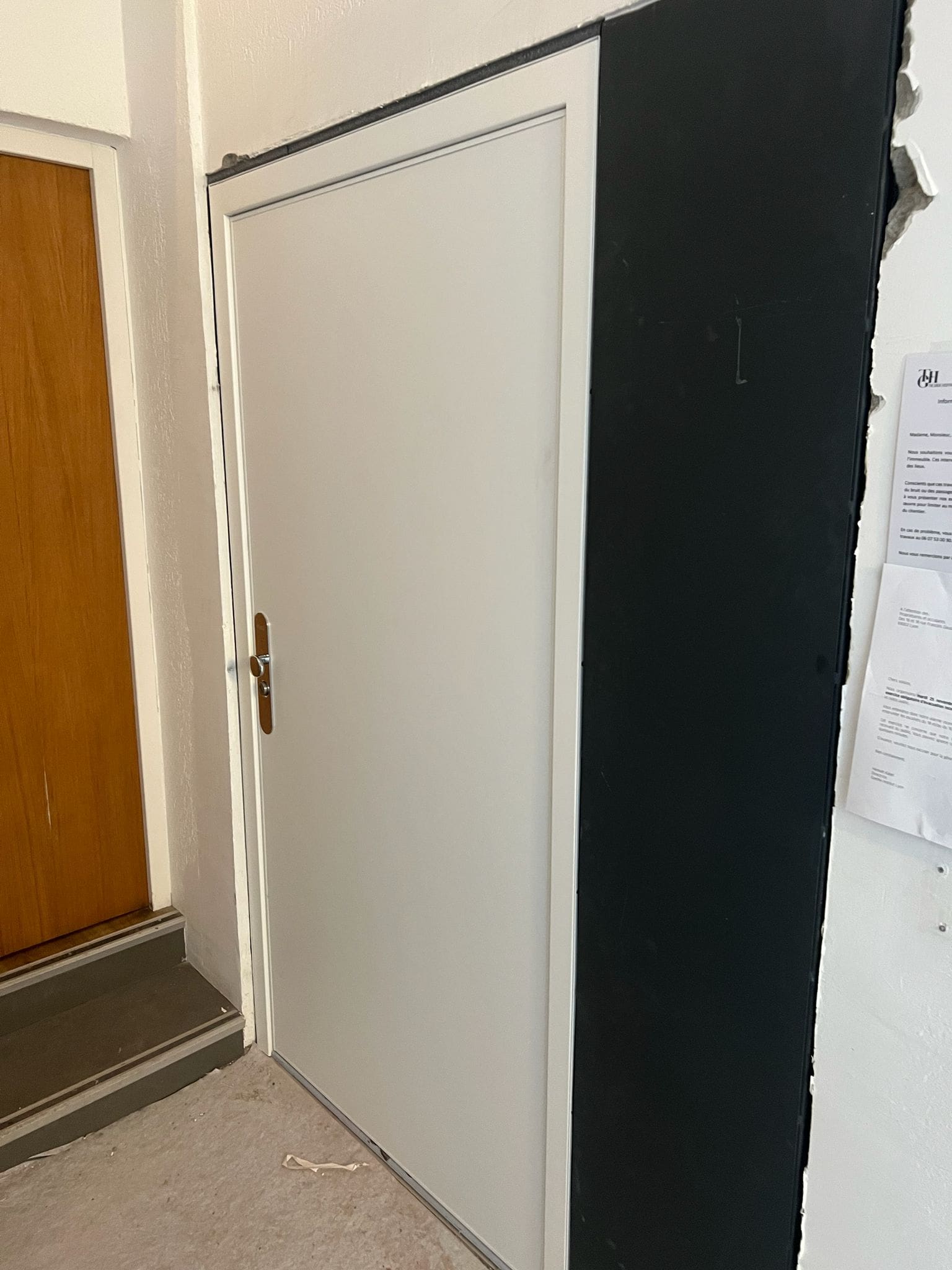 porte blindée entreprise CESAM lyon 2